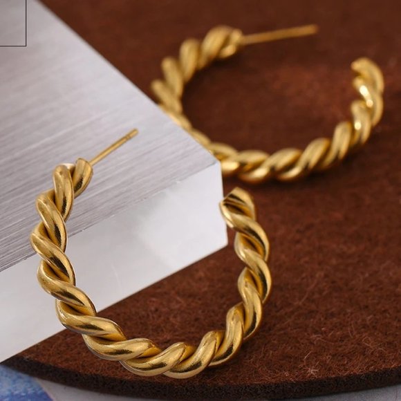 New 18K Gold Plated Braided Round Hoop Earrings - Picture 6 of 7